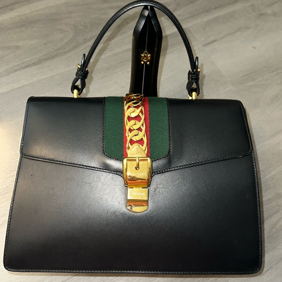 Gucci black leather, beautiful satchel purse Crossbody - Picture 1 of 9